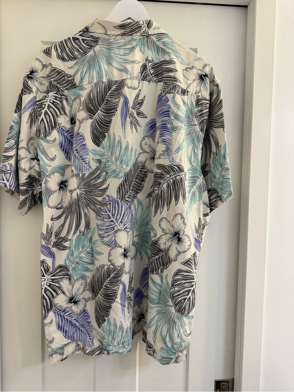 Tommy Bahama Mens XXL Silk Blend Floral Tropical Camp Shirt Blue Grey White - Picture 2 of 6